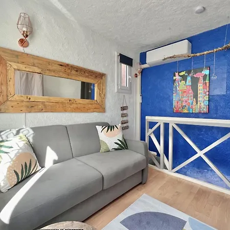 Pretty Duplex With Pool Lejlighed *