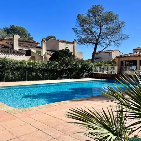 Pretty Duplex With Pool Apartment *